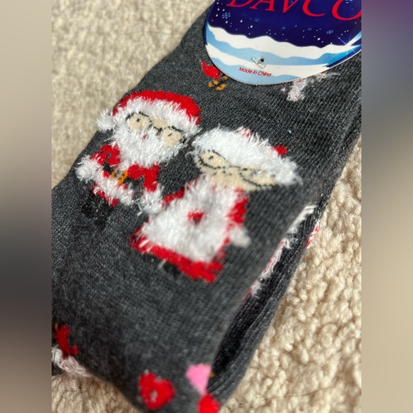 🆕 Mr. & Mrs. Claus Christmas Holiday Novelty Crew Socks - NWT & Rare! - Picture 2 of 4